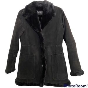 VINTAGE 90’s BEYOND SPORT MEDIUM 100% GENUINE LEATHER COAT WITH FUZY LINED